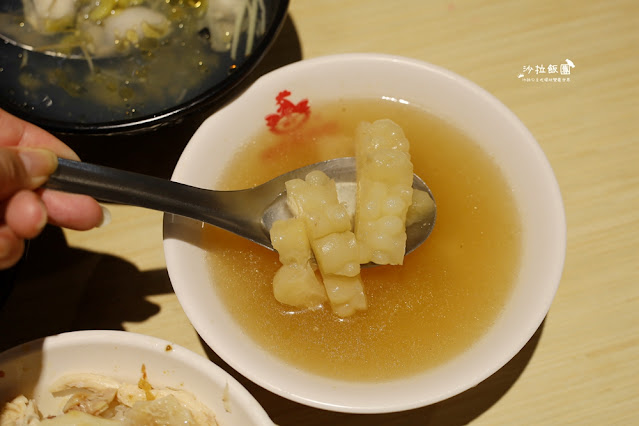 嘉義火雞肉飯『嘉義噴水雞肉飯中山店』稱霸70年的火雞肉飯,早餐就能吃 16 嘉義火雞肉飯『嘉義噴水雞肉飯中山店』稱霸70年的火雞肉飯,早餐就能吃