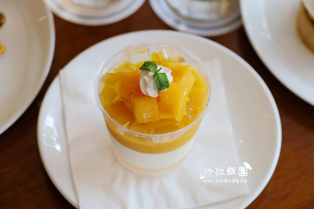 台北輕食.下午茶『歐華酒店-歐麗蛋糕坊』巨無霸紅麴雞腿堡/芒果季限定蛋糕.甜點 35 台北輕食.下午茶『歐華酒店-歐麗蛋糕坊』巨無霸紅麴雞腿堡/芒果季限定蛋糕.甜點