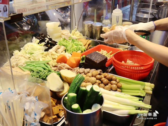 石牌美食.小吃『小么雞鹹水雞(石牌店)』芭樂味鹹水雞/石牌商城
