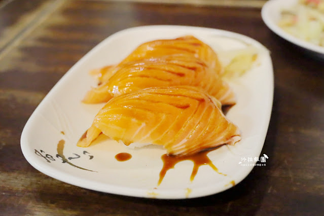 萬華美食巨無霸鮭魚握壽司『三味食堂』手掌大CP值超高 15 萬華美食巨無霸鮭魚握壽司『三味食堂』手掌大CP值超高
