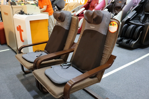 【雙北最大台灣廠拍】tokuyo按摩椅、夏普、名牌運動鞋、伊蕾服飾 16 【雙北最大台灣廠拍】tokuyo按摩椅、夏普、名牌運動鞋、伊蕾服飾