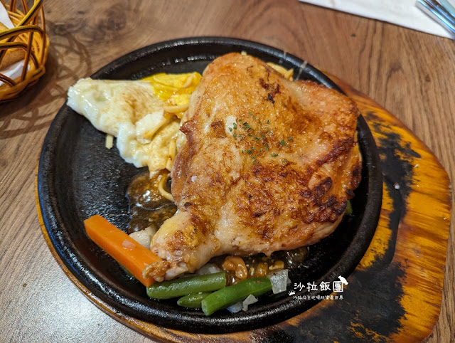 士林牛排『爭厚厚切牛排(士林中山店)』麵包、濃湯、飲料、霜淇淋無限供應 13 士林牛排『爭厚厚切牛排(士林中山店)』麵包、濃湯、飲料、霜淇淋無限供應