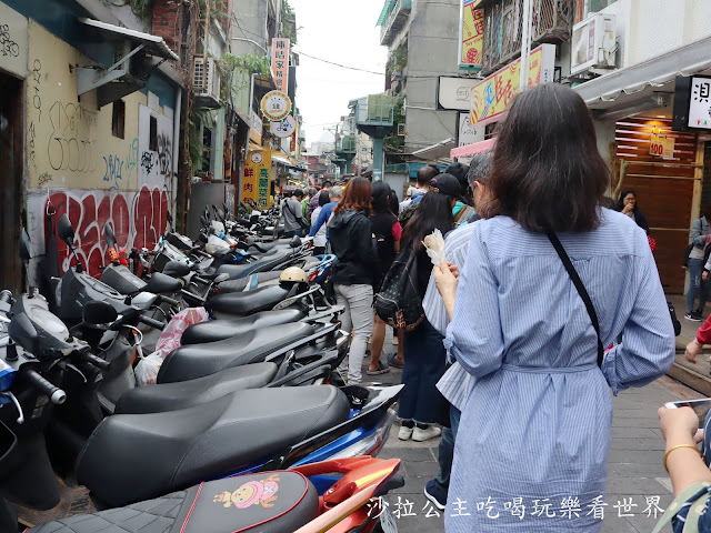 士林夜市美食『鍾記原上海生煎包』2020台北米其林指南必比登推薦夜市街頭小吃