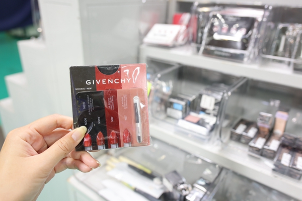 【雙北最大台灣廠拍】tokuyo按摩椅、夏普、名牌運動鞋、伊蕾服飾 90 【雙北最大台灣廠拍】tokuyo按摩椅、夏普、名牌運動鞋、伊蕾服飾