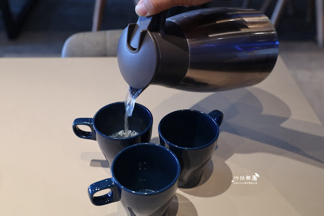 逢甲浮誇系美食必點101海鮮塔『8德司創意餐館逢甲店』宵夜也可以吃到 22 逢甲浮誇系美食必點101海鮮塔『8德司創意餐館逢甲店』宵夜也可以吃到