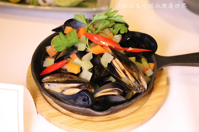 鼎泰豐進駐飯店吃到飽【香格里拉台北遠東國際大飯店-遠東Café】強勢回歸.Buffet 9 鼎泰豐進駐飯店吃到飽【香格里拉台北遠東國際大飯店-遠東Café】強勢回歸.Buffet