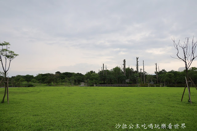 宜蘭景點/綠建築『宜蘭縣政府』婚紗拍攝/散步/運動 28 宜蘭景點/綠建築『宜蘭縣政府』婚紗拍攝/散步/運動