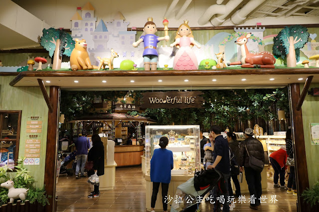 台中景點『麗寶Outlet Mall』打造"小義大利"/全台首間"歐式鐘樓"星巴克鐘樓門市/木育森林 36 台中景點『麗寶Outlet Mall』打造"小義大利"/全台首間"歐式鐘樓"星巴克鐘樓門市/木育森林