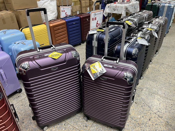 高雄鳳山行李箱特賣會,工廠直營廠拍,行李箱990元起,把握時間 29 高雄鳳山行李箱特賣會,工廠直營廠拍,行李箱990元起,把握時間