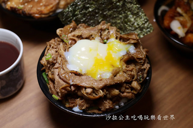 三重燒肉丼/為了這一碗還沒開始營業就來報到『牛丁次郎坊』138元起霜淇淋.雞白湯.冬瓜檸檬無限供應 22 三重燒肉丼/為了這一碗還沒開始營業就來報到『牛丁次郎坊』138元起霜淇淋.雞白湯.冬瓜檸檬無限供應