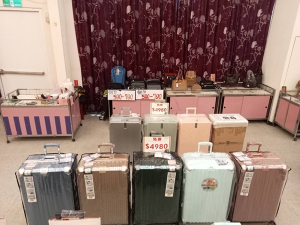 台中神岡行李箱特賣會,工廠直營廠拍,最低990元起、前開式行李箱、胖胖箱、包包 4 台中神岡行李箱特賣會,工廠直營廠拍,最低990元起、前開式行李箱、胖胖箱、包包