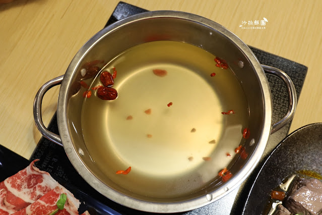 士林芝山火鍋自助吧吃到飽!!荖子鍋plus家樂福天母店 13 士林芝山火鍋自助吧吃到飽!!荖子鍋plus家樂福天母店