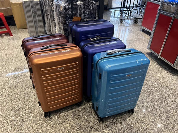 【嘉義新港】行李箱特賣會,工廠直營廠拍最低990元起,胖胖箱、前開式行李箱、後背包 22 【嘉義新港】行李箱特賣會,工廠直營廠拍最低990元起,胖胖箱、前開式行李箱、後背包