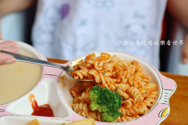 宜蘭礁溪景點『水鹿咖啡親子餐廳』迷你馬.水鹿.沙坑.小火車.賽車場.菜單 62 宜蘭礁溪景點『水鹿咖啡親子餐廳』迷你馬.水鹿.沙坑.小火車.賽車場.菜單