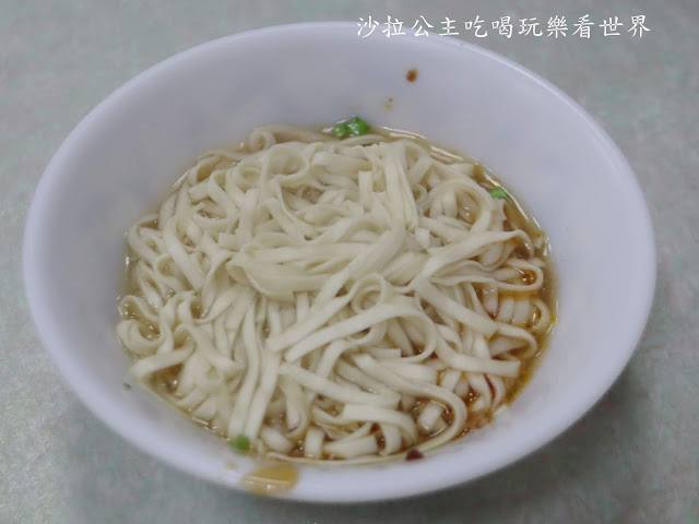 宜蘭頭城美食『頭城麻醬麵』蛤蜊湯沒有/小菜30元起/香噴噴沙茶麵 14 宜蘭頭城美食『頭城麻醬麵』蛤蜊湯沒有/小菜30元起/香噴噴沙茶麵