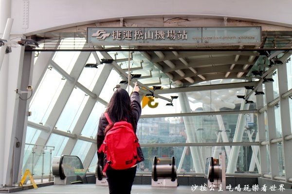 INDULGENCE旅行必備輕旅包『英國輕旅登機後背包-火鶴紅28L』超大容量/ 輕量防潑水/誠品松菸