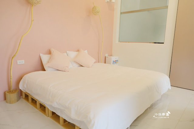 宜蘭恐龍民宿『哥德白色城堡』房間就有大恐龍迎接、露營車 63 宜蘭恐龍民宿『哥德白色城堡』房間就有大恐龍迎接、露營車