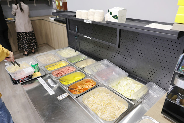 無人手工窯烤披薩『Yiguo Ramen 24H異國無人拉麵店-中山旗艦店』多種配菜、飲料免費加 38 無人手工窯烤披薩『Yiguo Ramen 24H異國無人拉麵店-中山旗艦店』多種配菜、飲料免費加