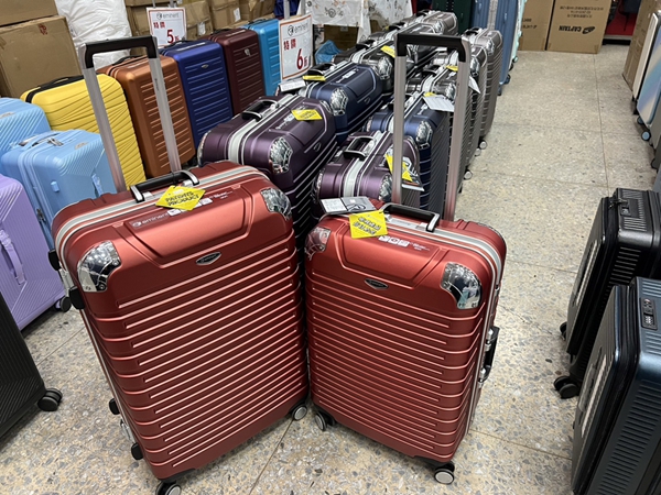 高雄鳳山行李箱特賣會,工廠直營廠拍,行李箱990元起,把握時間 28 高雄鳳山行李箱特賣會,工廠直營廠拍,行李箱990元起,把握時間