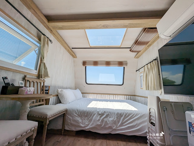 宜蘭恐龍民宿『哥德白色城堡』房間就有大恐龍迎接、露營車 76 宜蘭恐龍民宿『哥德白色城堡』房間就有大恐龍迎接、露營車