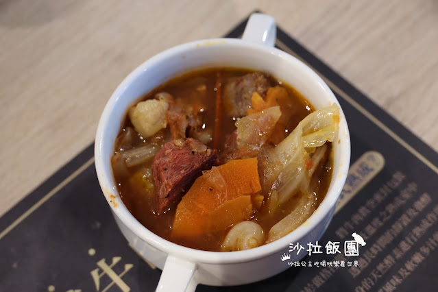 信義美食『瀧厚炙燒熟成牛排台北信義ATT店』羅宋牛肉湯、飲料喝到飽 9 信義美食『瀧厚炙燒熟成牛排台北信義ATT店』羅宋牛肉湯、飲料喝到飽