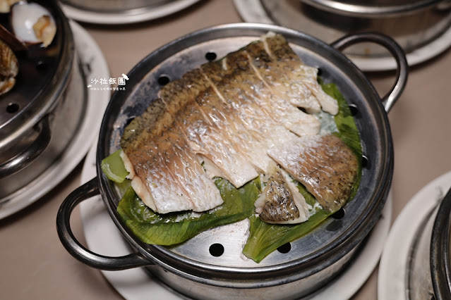 逢甲浮誇系美食必點101海鮮塔『8德司創意餐館逢甲店』宵夜也可以吃到 38 逢甲浮誇系美食必點101海鮮塔『8德司創意餐館逢甲店』宵夜也可以吃到