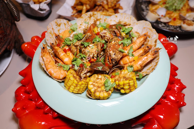 逢甲浮誇系美食必點101海鮮塔『8德司創意餐館逢甲店』宵夜也可以吃到 29 逢甲浮誇系美食必點101海鮮塔『8德司創意餐館逢甲店』宵夜也可以吃到