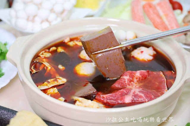 金門人的火鍋"全聯"就可以買到"良金牧場"『酒糟麻辣鍋』『酒糟酸白菜火鍋湯底』跨年火鍋/在家就能享用金門酒糟牛第一品牌 11 金門人的火鍋"全聯"就可以買到"良金牧場"『酒糟麻辣鍋』『酒糟酸白菜火鍋湯底』跨年火鍋/在家就能享用金門酒糟牛第一品牌