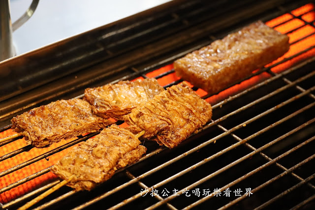 中山區雞排/中山美食『維縈家鄉碳烤雞排(民生東路店)』士林夜市美食插旗中山區/捷運雙連站 18 中山區雞排/中山美食『維縈家鄉碳烤雞排(民生東路店)』士林夜市美食插旗中山區/捷運雙連站