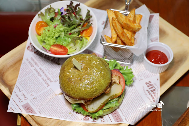 台北輕食.下午茶『歐華酒店-歐麗蛋糕坊』巨無霸紅麴雞腿堡/芒果季限定蛋糕.甜點 21 台北輕食.下午茶『歐華酒店-歐麗蛋糕坊』巨無霸紅麴雞腿堡/芒果季限定蛋糕.甜點