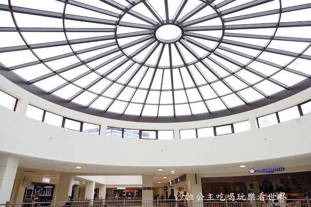 台中景點『麗寶Outlet Mall』打造"小義大利"/全台首間"歐式鐘樓"星巴克鐘樓門市/木育森林 7 台中景點『麗寶Outlet Mall』打造"小義大利"/全台首間"歐式鐘樓"星巴克鐘樓門市/木育森林