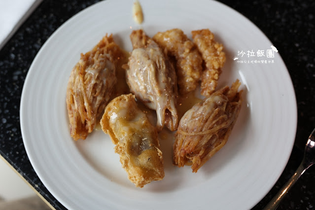 台北吃到飽『泰市場海鮮自助餐廳』天使紅蝦、甜蝦、干貝、極厚蝦餅、泰式奶茶通通吃到飽