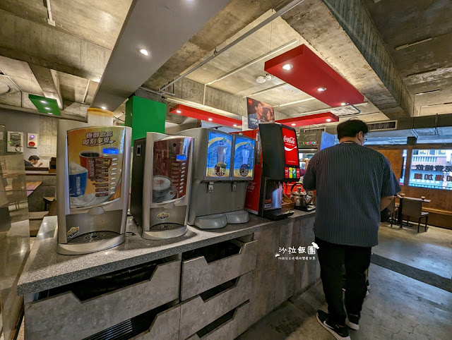 桃園牛肉麵吃到飽『呷飽牛肉麵南平店』加麵加湯免費,豆花、咖啡飲料無限供應 10 桃園牛肉麵吃到飽『呷飽牛肉麵南平店』加麵加湯免費,豆花、咖啡飲料無限供應