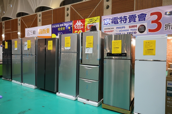 【雙北最大台灣廠拍】tokuyo按摩椅、夏普、名牌運動鞋、伊蕾服飾 38 【雙北最大台灣廠拍】tokuyo按摩椅、夏普、名牌運動鞋、伊蕾服飾