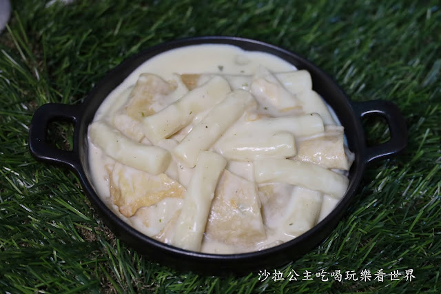 偽出國/韓國街邊美食在家吃『韓國紅雪蟹蟹膏.辣炒年糕.各式韓式小菜』家樂福韓國週 22 偽出國/韓國街邊美食在家吃『韓國紅雪蟹蟹膏.辣炒年糕.各式韓式小菜』家樂福韓國週