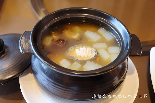 宅配年菜推薦『台北萬豪酒店』飯店評比屢獲冠軍"頂級花膠鮑魚佛跳牆""私房鮑魚烏骨雞湯"台北美食 5 宅配年菜推薦『台北萬豪酒店』飯店評比屢獲冠軍"頂級花膠鮑魚佛跳牆""私房鮑魚烏骨雞湯"台北美食