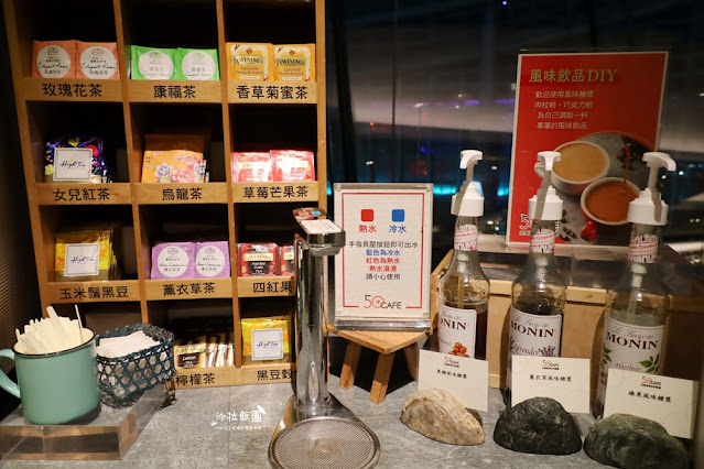 全台最高吃到飽『50樓Café』新北耶誕城夜景盡收眼底 99 全台最高吃到飽『50樓Café』新北耶誕城夜景盡收眼底