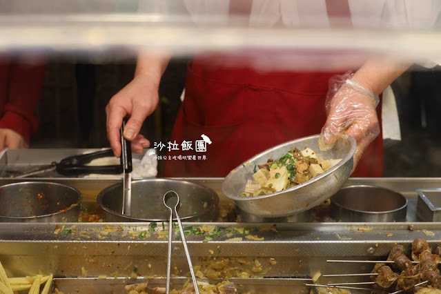 三和夜市美食『小楊脆腸』超涮嘴、台北橋捷運站