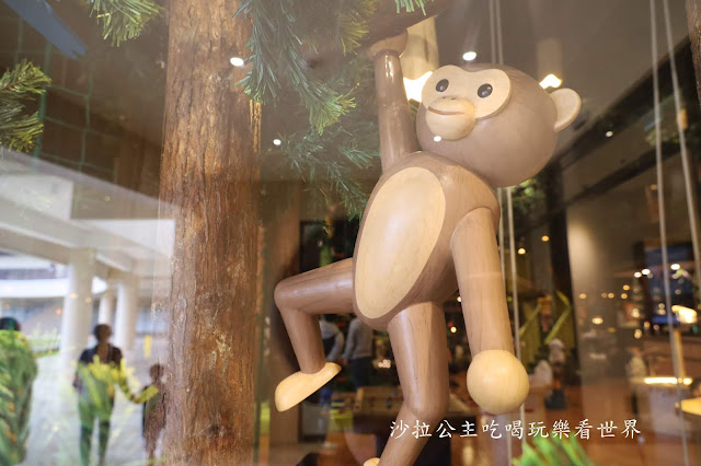 台中景點『麗寶Outlet Mall』打造"小義大利"/全台首間"歐式鐘樓"星巴克鐘樓門市/木育森林 42 台中景點『麗寶Outlet Mall』打造"小義大利"/全台首間"歐式鐘樓"星巴克鐘樓門市/木育森林