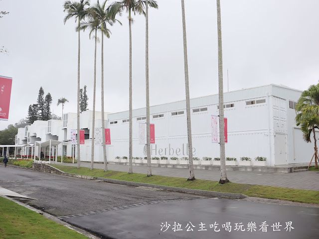 宜蘭貨櫃屋咖啡『HoWine&Cafe』宜蘭礁溪龍潭湖旁/76個貨櫃屋媲美花蓮星巴克 2 宜蘭貨櫃屋咖啡『HoWine&Cafe』宜蘭礁溪龍潭湖旁/76個貨櫃屋媲美花蓮星巴克