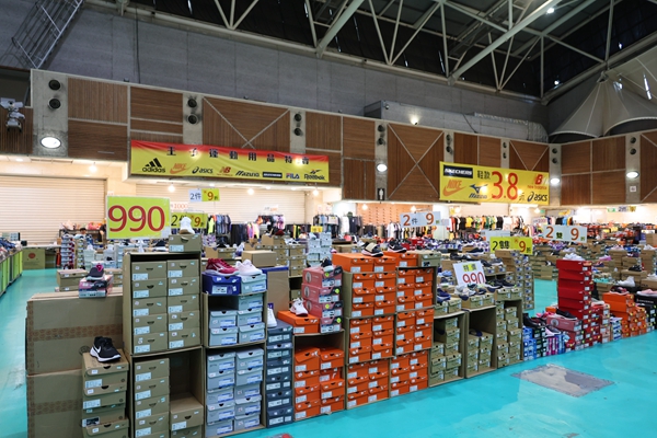 【雙北最大台灣廠拍】tokuyo按摩椅、夏普、名牌運動鞋、伊蕾服飾 63 【雙北最大台灣廠拍】tokuyo按摩椅、夏普、名牌運動鞋、伊蕾服飾