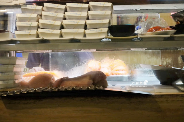 萬華美食巨無霸鮭魚握壽司『三味食堂』手掌大CP值超高 5 萬華美食巨無霸鮭魚握壽司『三味食堂』手掌大CP值超高