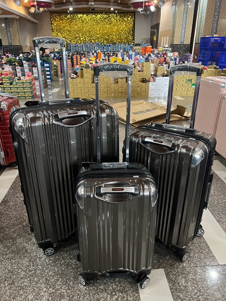 南投埔里行李箱特賣會,工廠直營廠拍,最低990元起,胖胖箱、登機箱、包包通通有 23 南投埔里行李箱特賣會,工廠直營廠拍,最低990元起,胖胖箱、登機箱、包包通通有