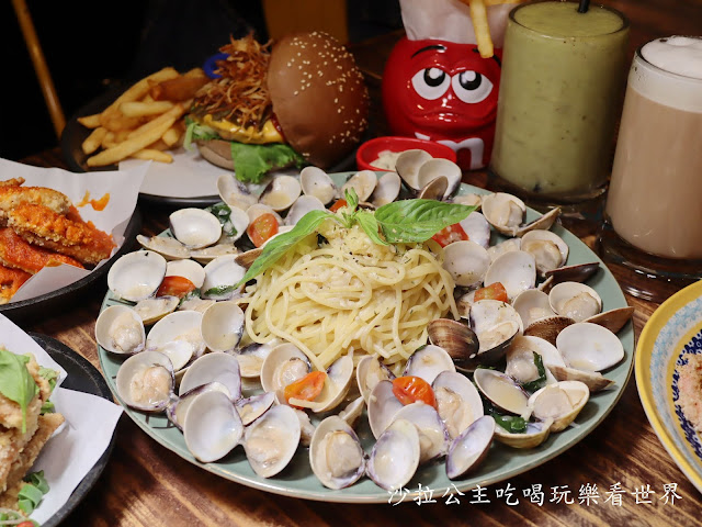 板橋美食『歐義式ALL 14 WELL』浮誇系爆炸蛤蜊麵/義式餐廳/漢堡/菜單/包場/捷運亞東醫院站 20 板橋美食『歐義式ALL 14 WELL』浮誇系爆炸蛤蜊麵/義式餐廳/漢堡/菜單/包場/捷運亞東醫院站