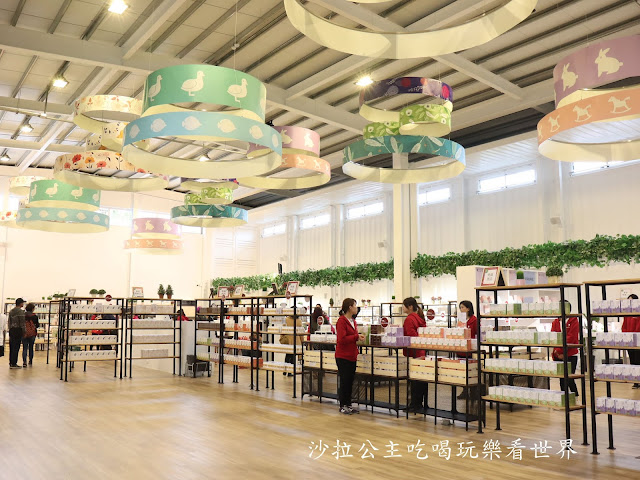 宜蘭貨櫃屋咖啡『HoWine&Cafe』宜蘭礁溪龍潭湖旁/76個貨櫃屋媲美花蓮星巴克 14 宜蘭貨櫃屋咖啡『HoWine&Cafe』宜蘭礁溪龍潭湖旁/76個貨櫃屋媲美花蓮星巴克