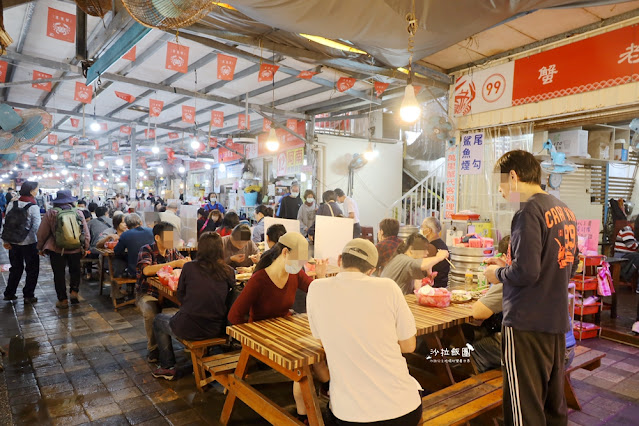 龜吼漁夫市集現剖現吃海膽好鮮甜 5 龜吼漁夫市集現剖現吃海膽好鮮甜