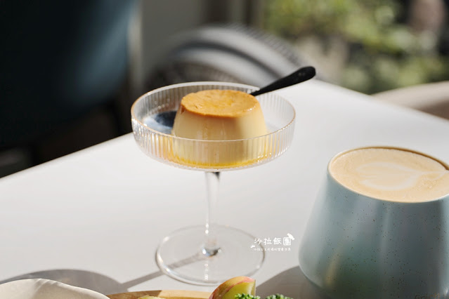 烏來景觀餐廳『瀑布3號』離瀑布最近的距離、兒童遊戲區 22 烏來景觀餐廳『瀑布3號』離瀑布最近的距離、兒童遊戲區