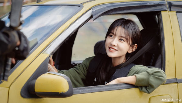 《白色橄欖樹》戰地虐戀相互療癒狂撒糖，陳哲遠跟梁潔廚房擁吻CP感爆棚