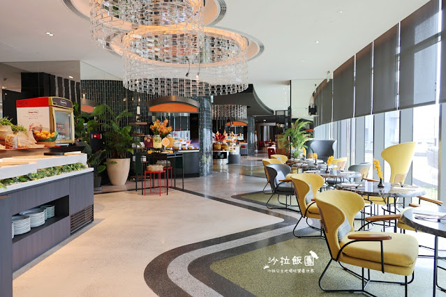 台北吃到飽『泰市場海鮮自助餐廳』天使紅蝦、甜蝦、干貝、極厚蝦餅、泰式奶茶通通吃到飽