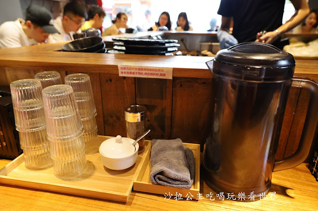 排隊像掉到水裡都要排加麵不加價『隱家拉麵』士林美食推薦、捷運士林站 14 排隊像掉到水裡都要排加麵不加價『隱家拉麵』士林美食推薦、捷運士林站